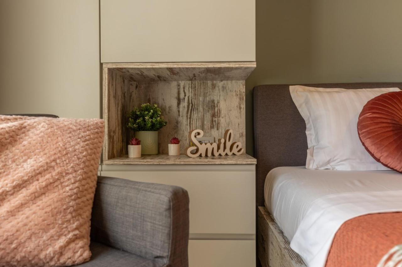 Modern 1Br Apt In The Old Town: The Perfect Choice Bucureşti Ngoại thất bức ảnh