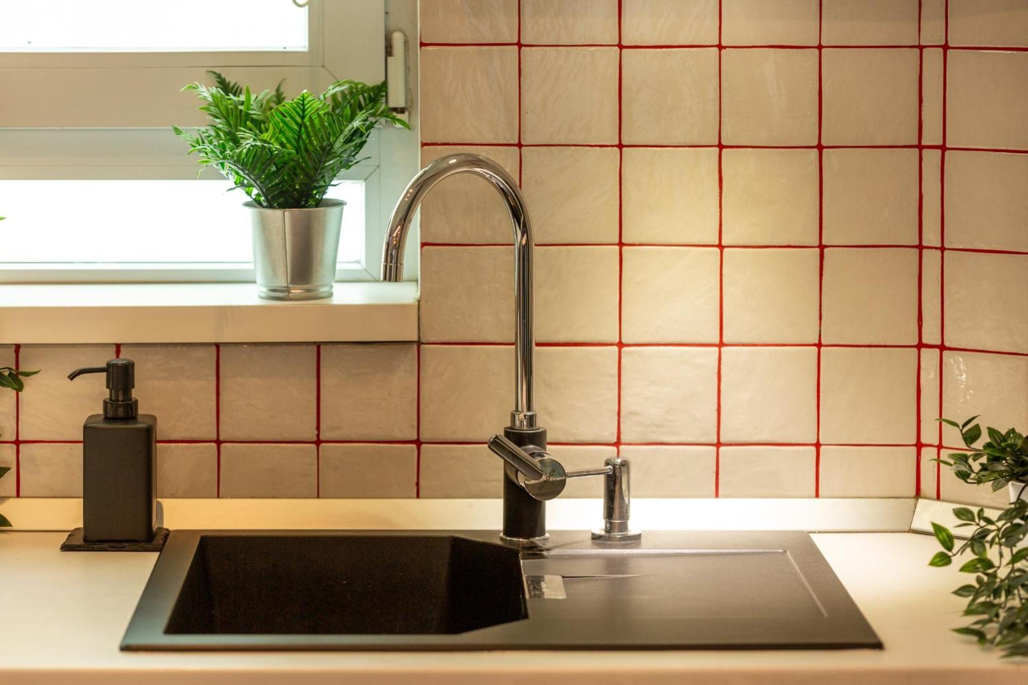 Modern 1Br Apt In The Old Town: The Perfect Choice Bucureşti Ngoại thất bức ảnh